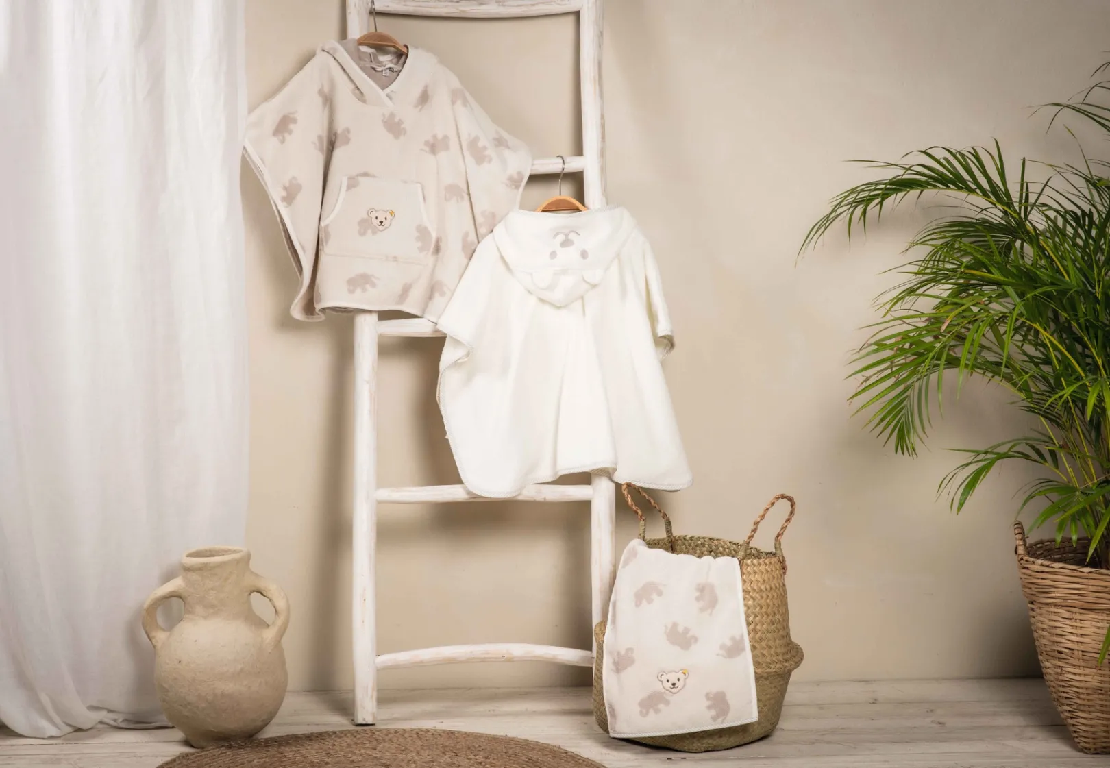 Outlet Steiff Bath Poncho, white