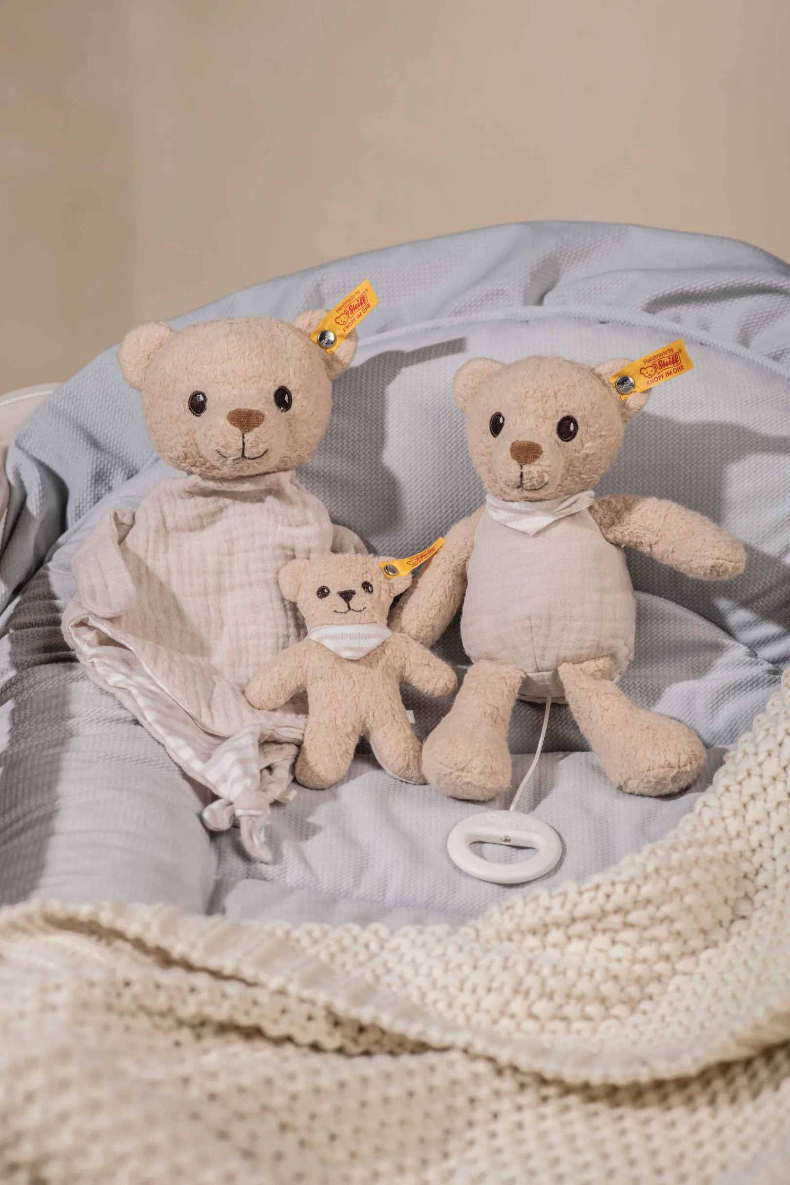 Online Steiff GOTS Noah Teddy bear music box, 23 cm, beige