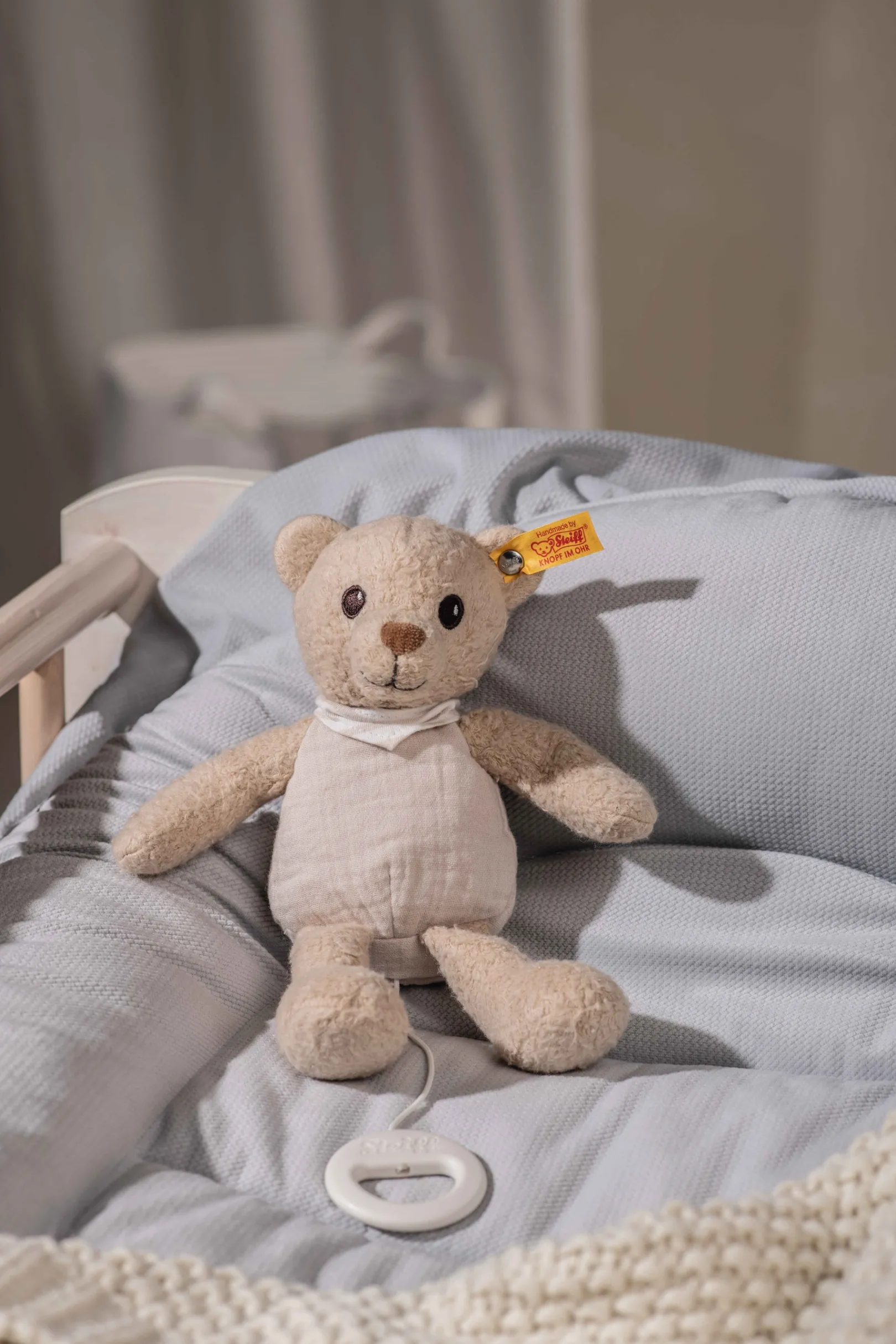 Online Steiff GOTS Noah Teddy bear music box, 23 cm, beige